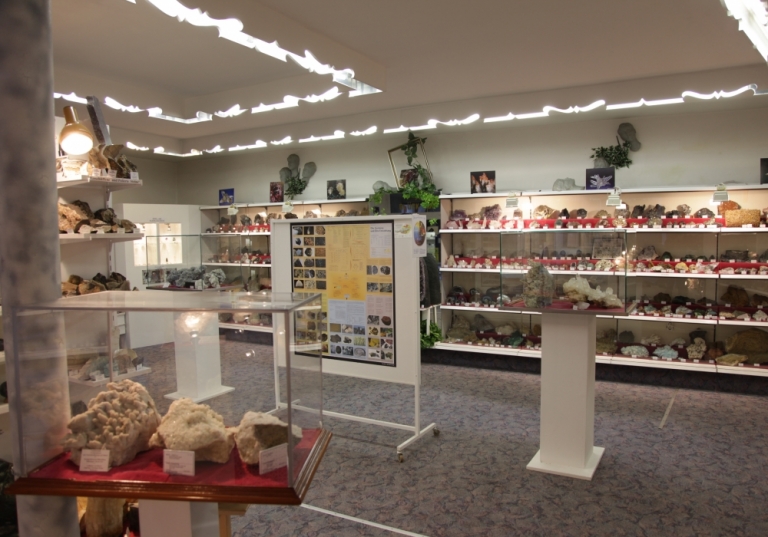 https://www.anger.gv.at/data/image/thumpnail/image.php?image=144/gemeinde_anger_mineraliummuseum_article_3110_0.jpg&width=768