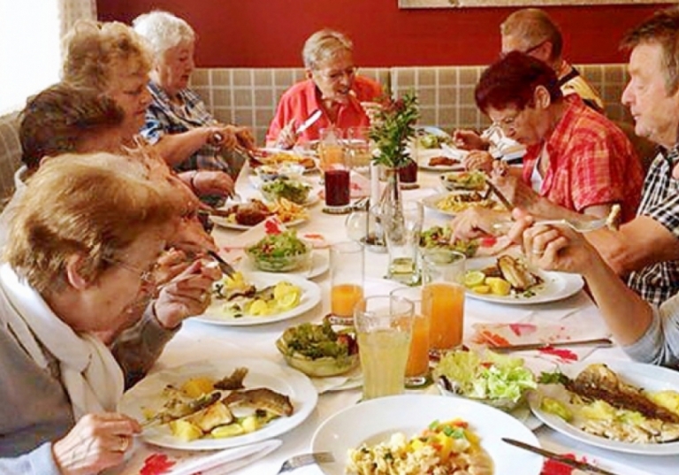 https://www.anger.gv.at/data/image/thumpnail/image.php?image=144/gemeinde_anger_tb_almpartie_2_article_3007_1.jpg&width=768